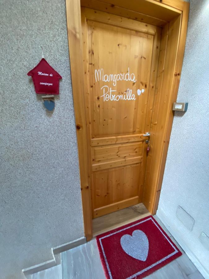 Mansarda Petronilla Apartment Piazzatorre Exterior photo